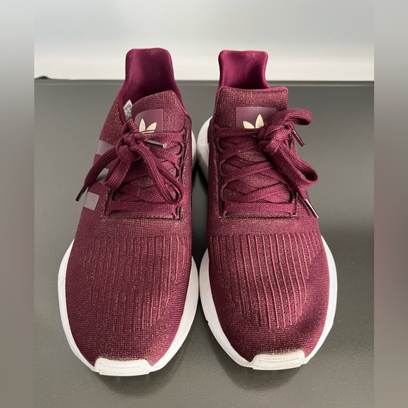 Adidas Training Shoe - size 7.5 - Picture 2 of 7